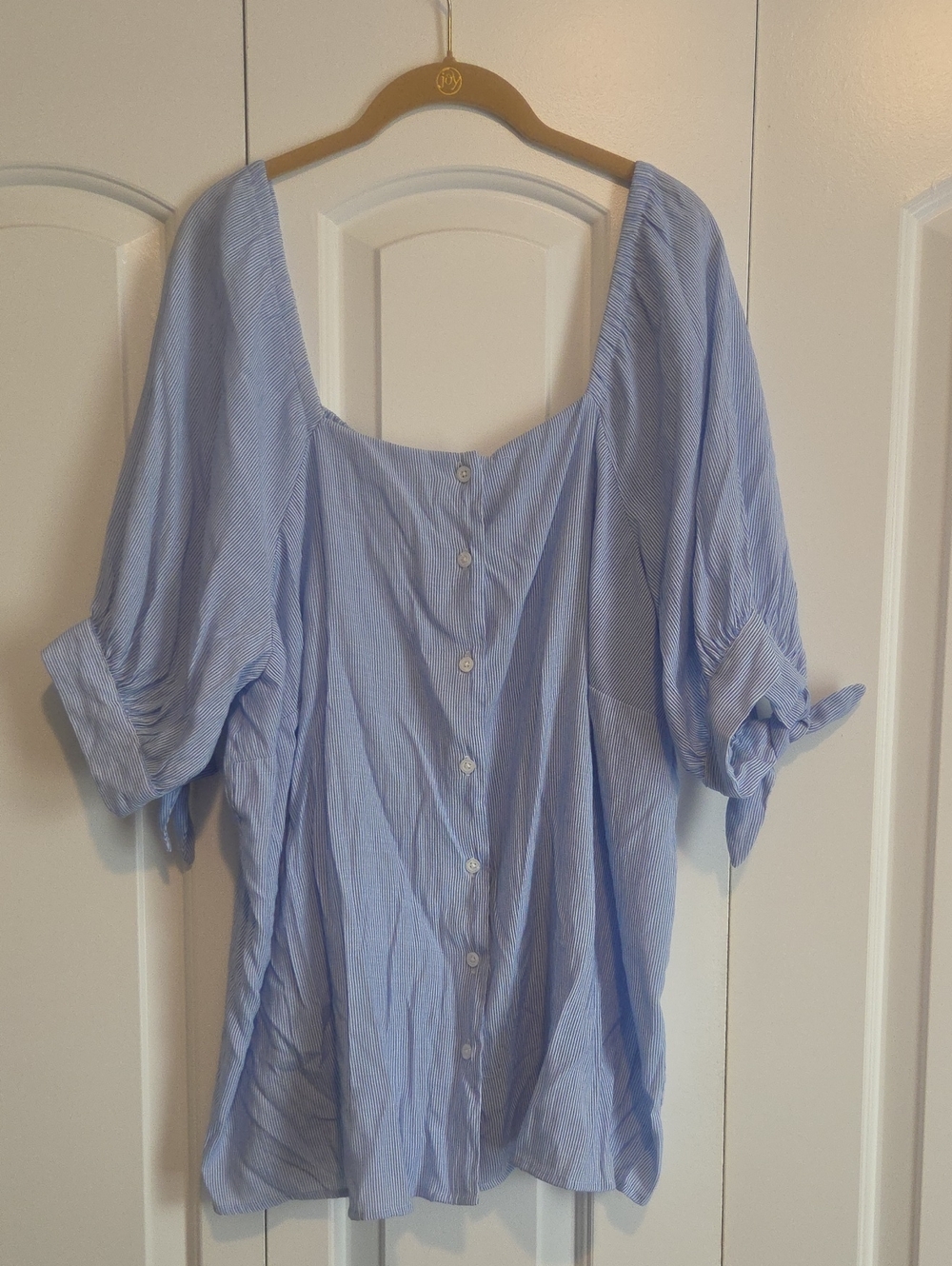 LC Lauren Conrad Light Blue Striped Button-Back Puff Sleeve Top